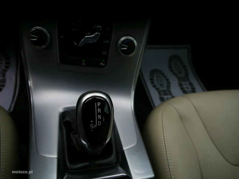 Volvo V60 25