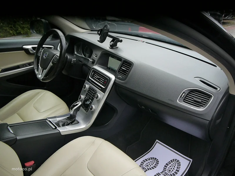 Volvo V60 30