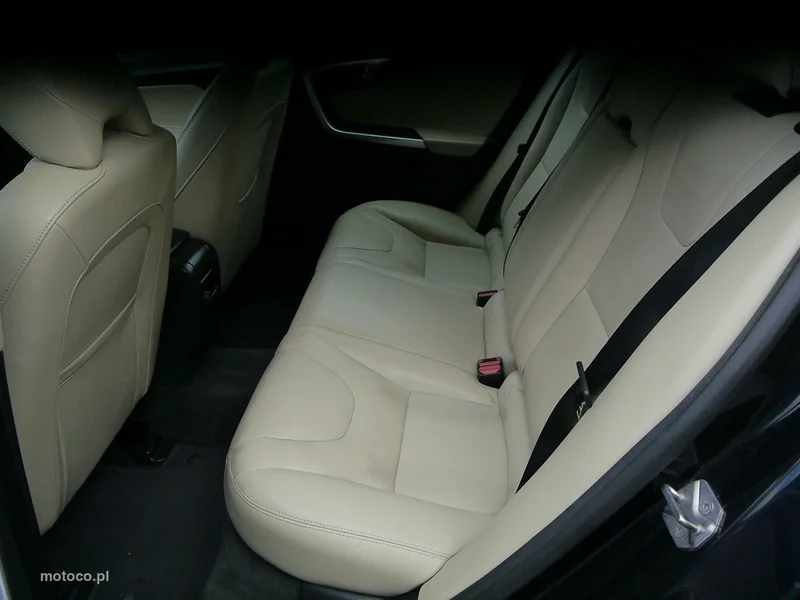 Volvo V60 32