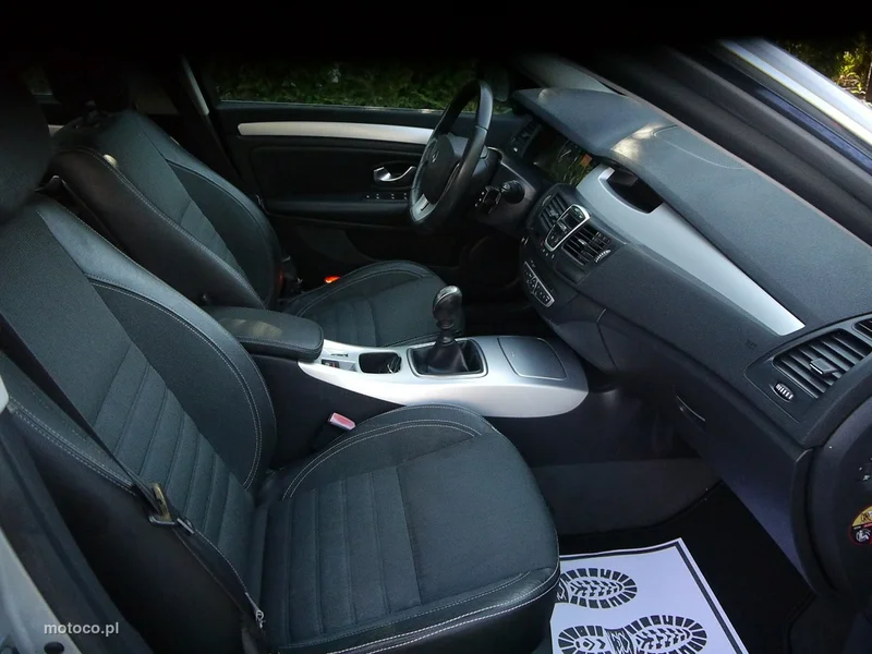 Renault Laguna III 25