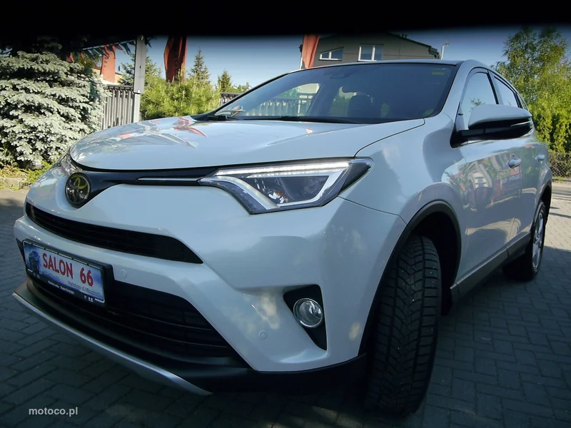 Toyota RAV 4 XA40 12