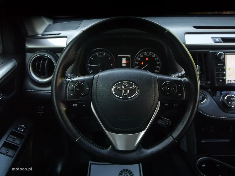 Toyota RAV 4 XA40 23