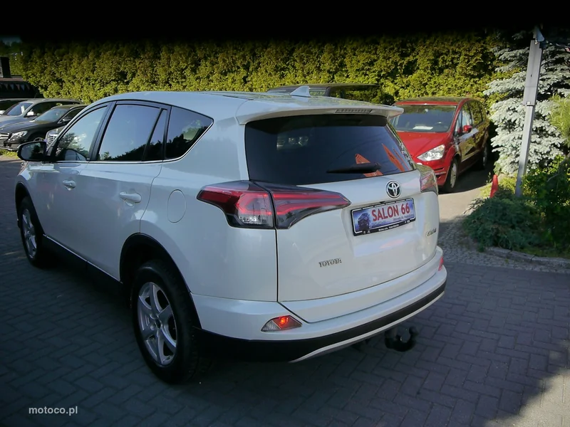 Toyota RAV 4 XA40 6