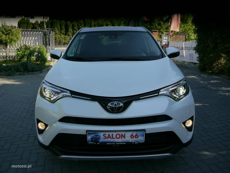 Toyota RAV 4 XA40 7