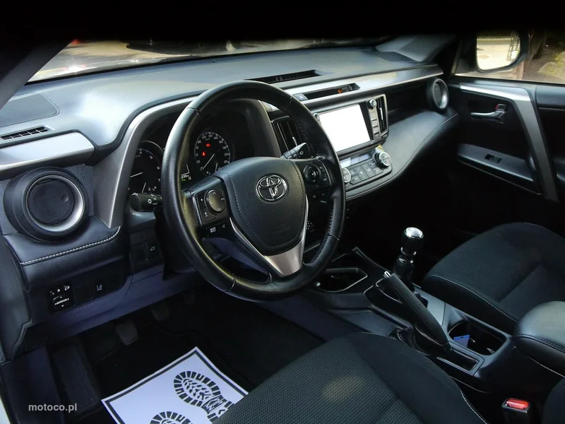 Toyota RAV 4 XA40 8