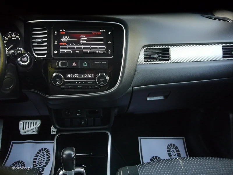 Mitsubishi Outlander 20