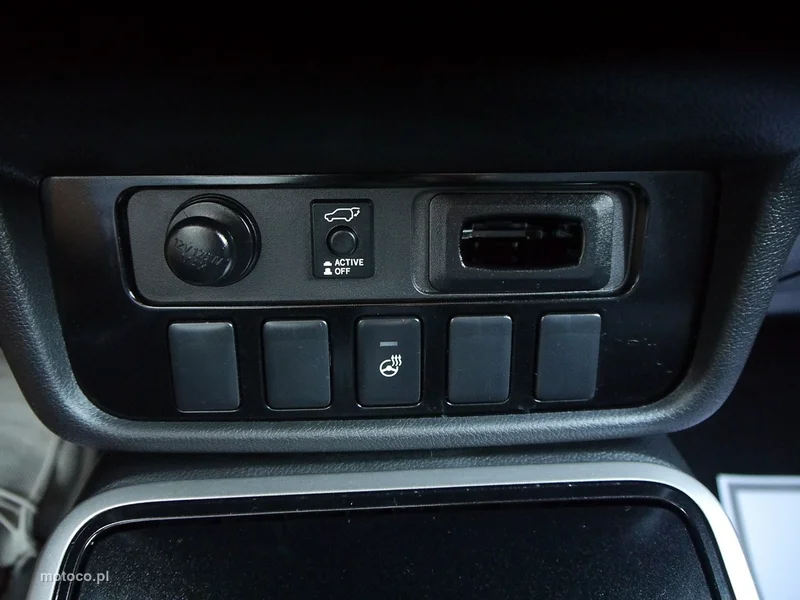 Mitsubishi Outlander 26