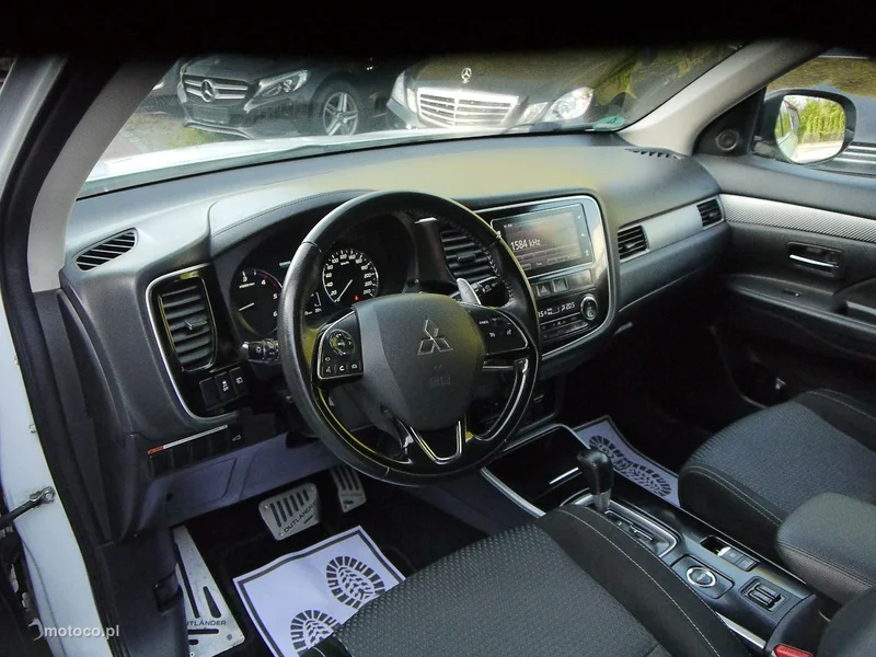 Mitsubishi Outlander 30