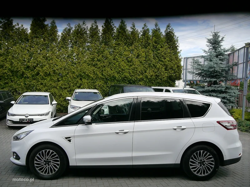 Ford S-Max II 11