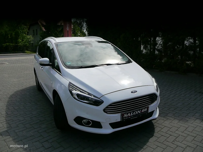 Ford S-Max II 13