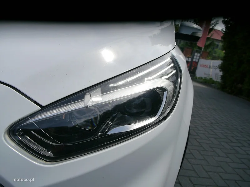 Ford S-Max II 14