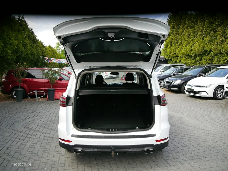Ford S-Max II 16