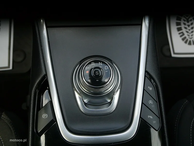 Ford S-Max II 24
