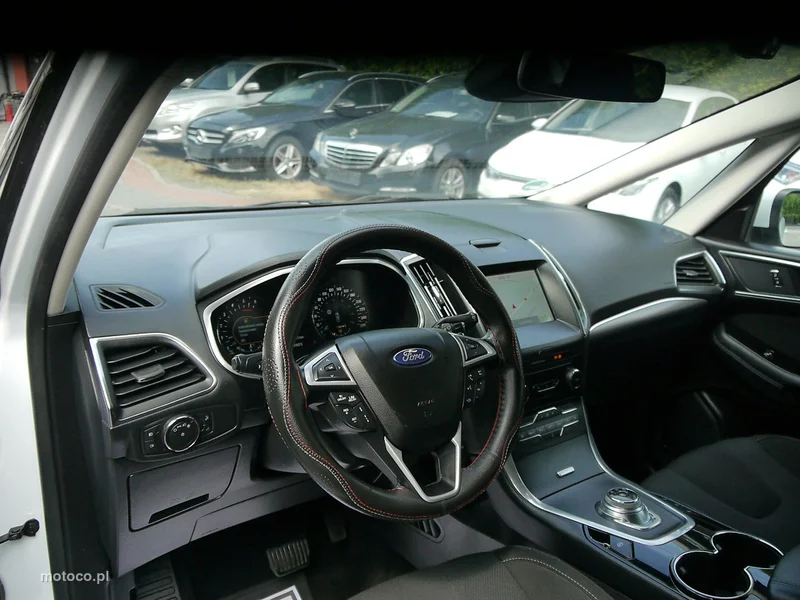 Ford S-Max II 26