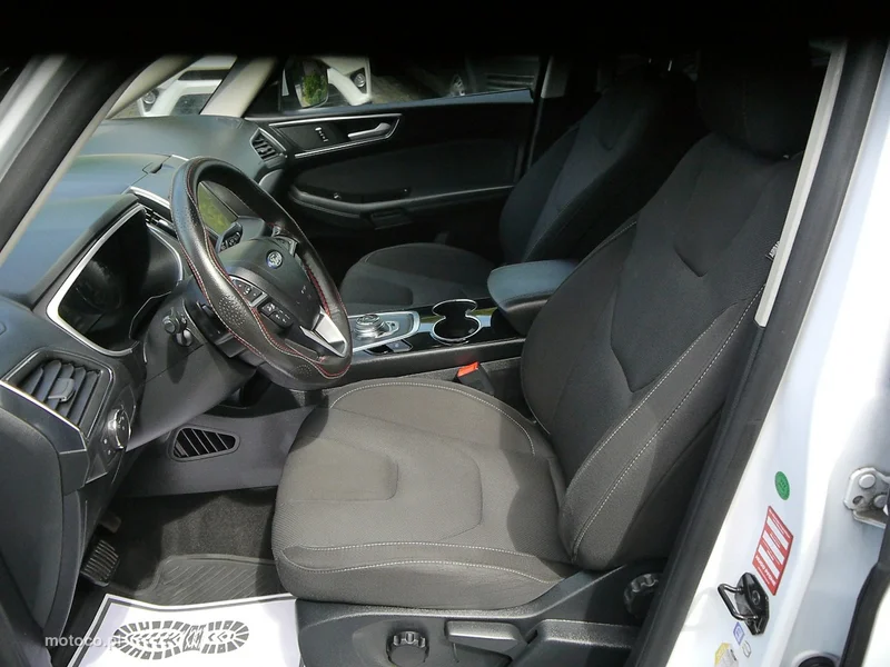 Ford S-Max II 28
