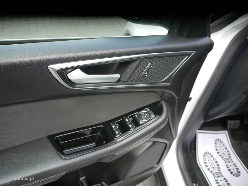 Ford S-Max II 35