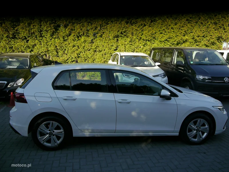 Volkswagen Golf VIII 12