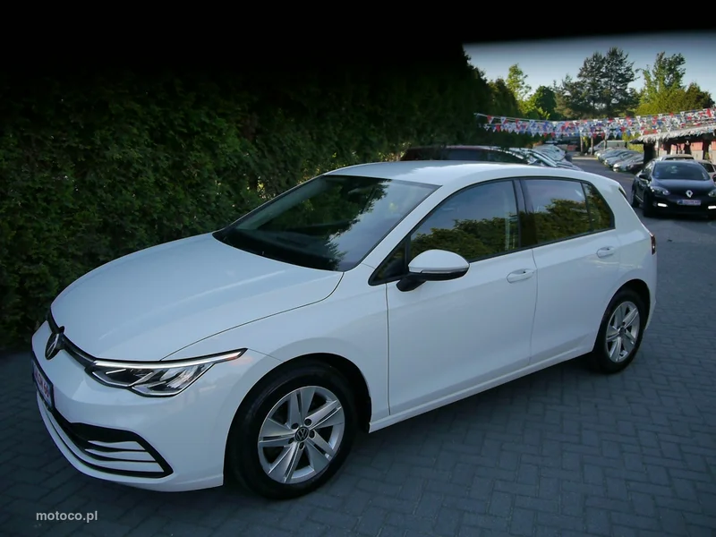 Volkswagen Golf VIII 13