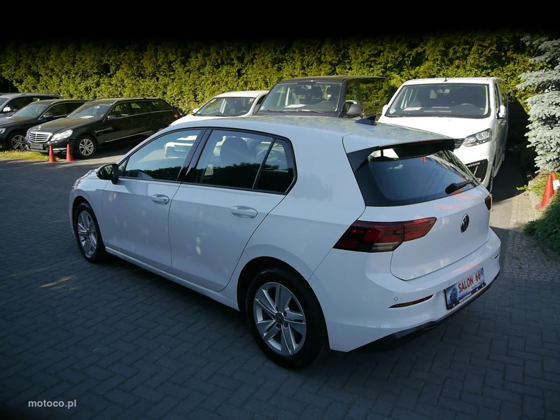 Volkswagen Golf VIII 16