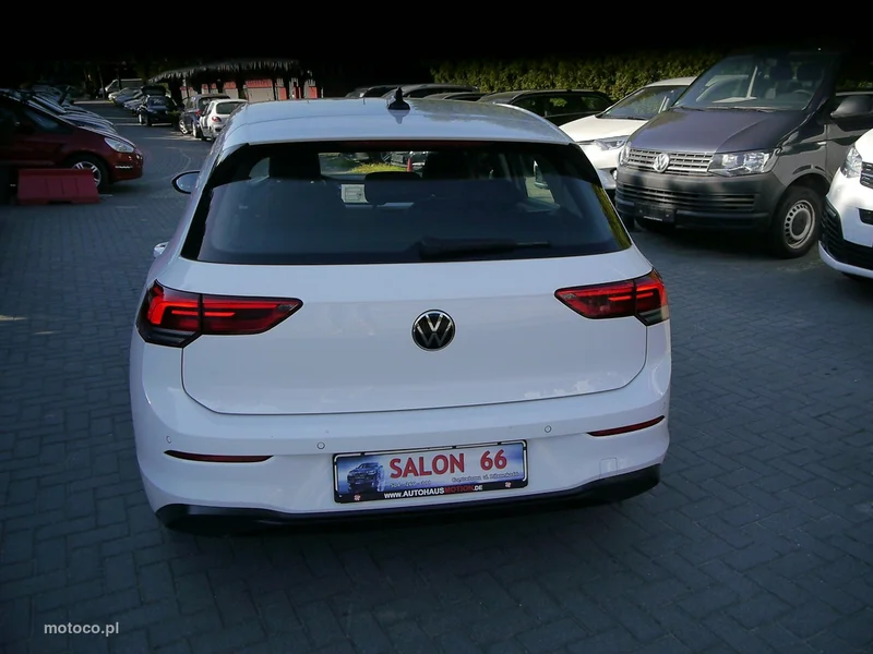 Volkswagen Golf VIII 17