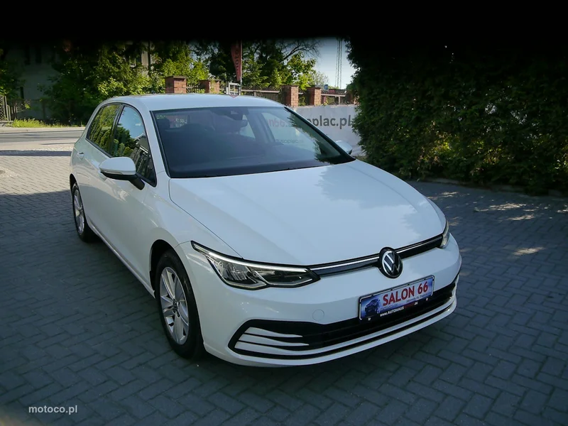 Volkswagen Golf VIII 3