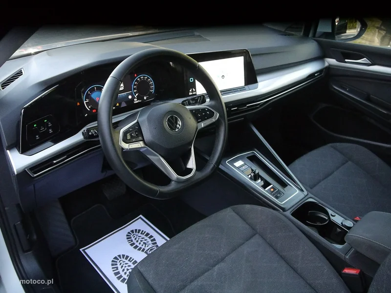 Volkswagen Golf VIII 29