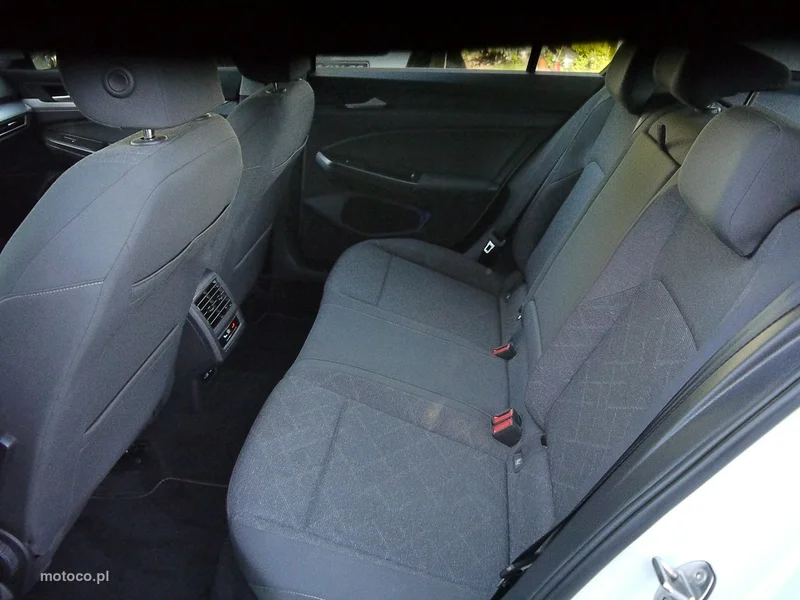 Volkswagen Golf VIII 33