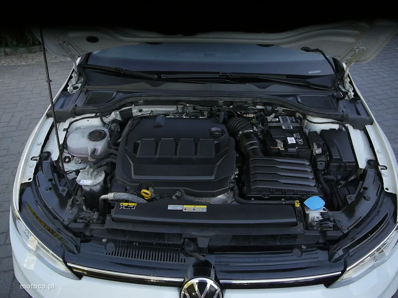 Volkswagen Golf VIII 37