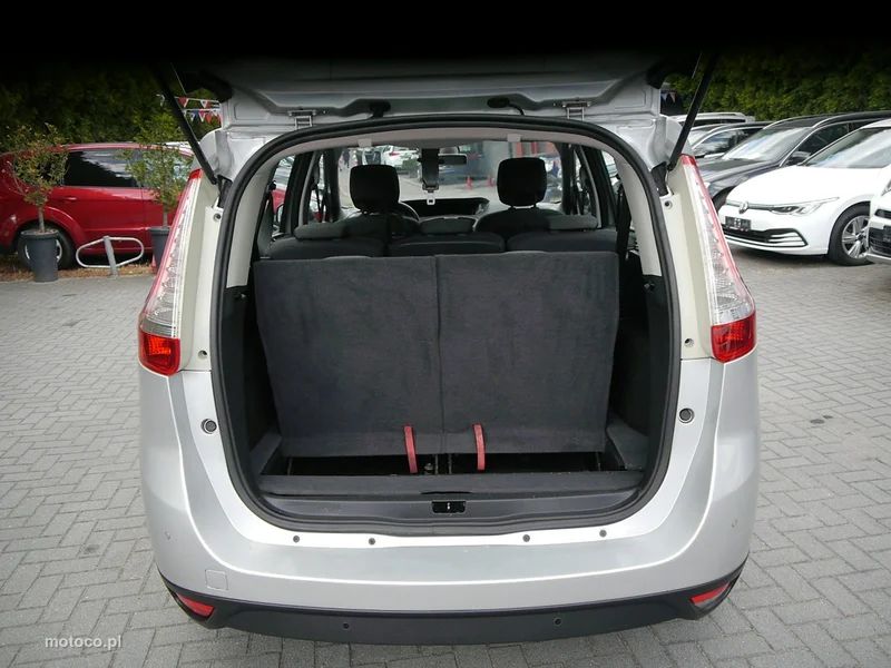 Renault Grand Scenic II 12