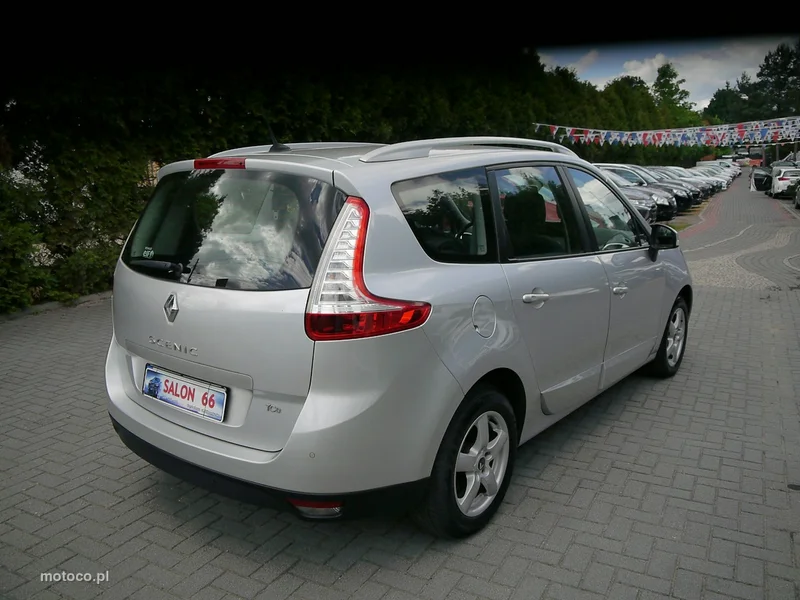 Renault Grand Scenic II 5