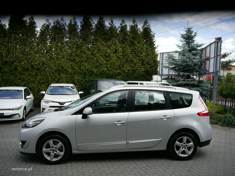 Renault Grand Scenic II 9