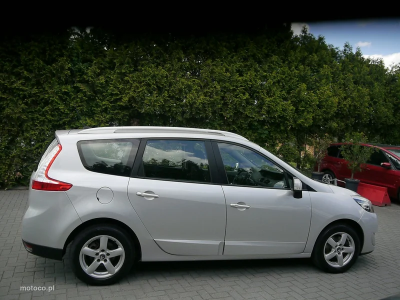 Renault Grand Scenic II 10