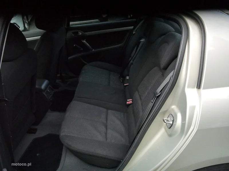 Peugeot 407 24