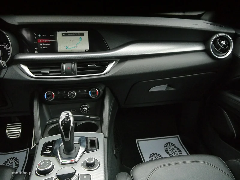 Alfa Romeo Stelvio 23