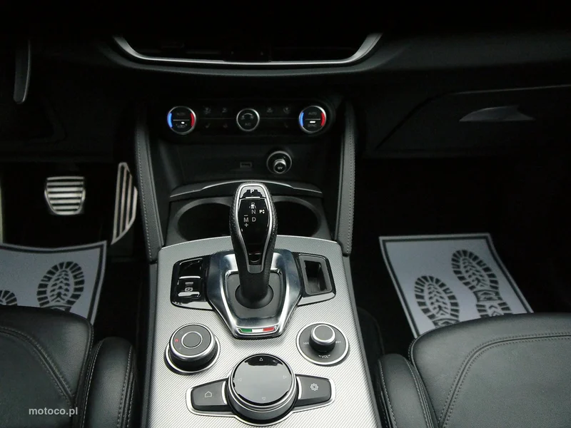 Alfa Romeo Stelvio 24