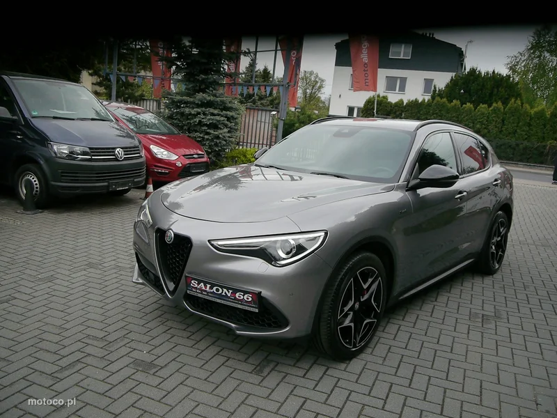 Alfa Romeo Stelvio 4
