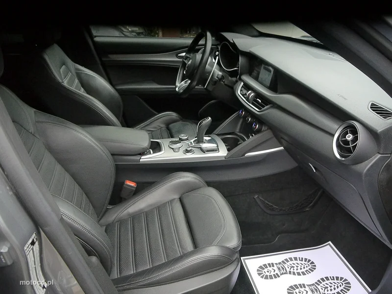 Alfa Romeo Stelvio 31