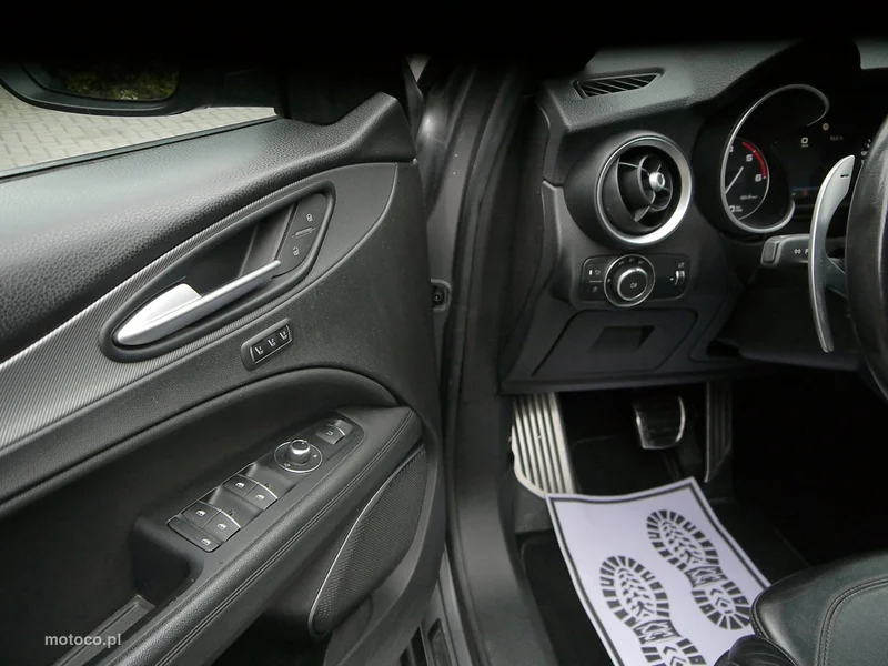 Alfa Romeo Stelvio 35