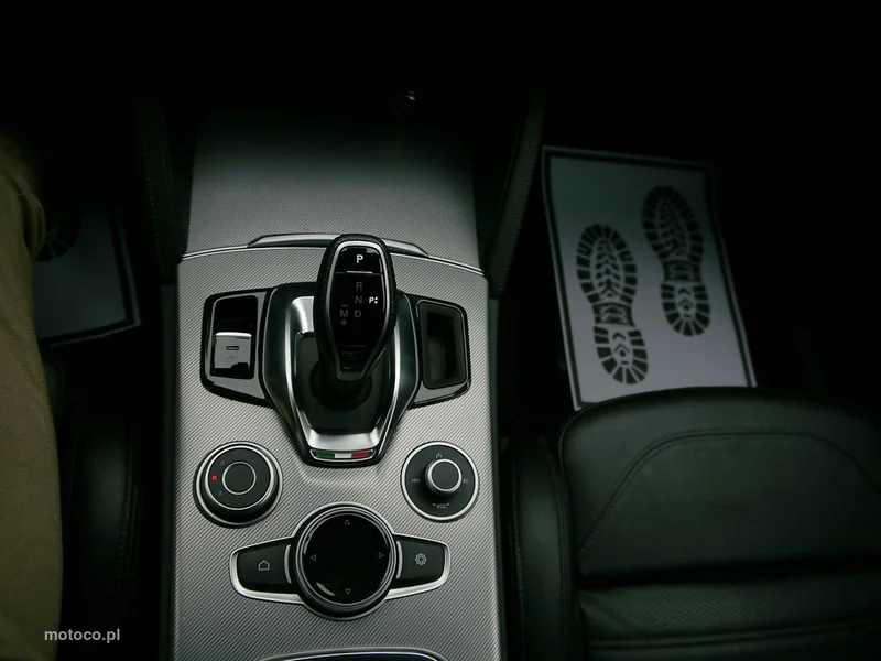 Alfa Romeo Stelvio 37