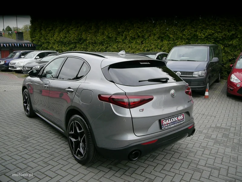 Alfa Romeo Stelvio 6