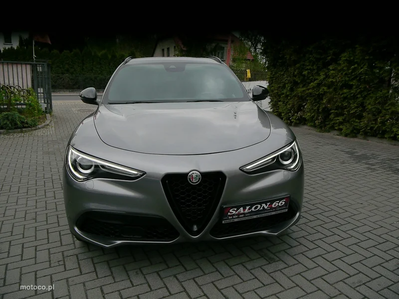 Alfa Romeo Stelvio 7