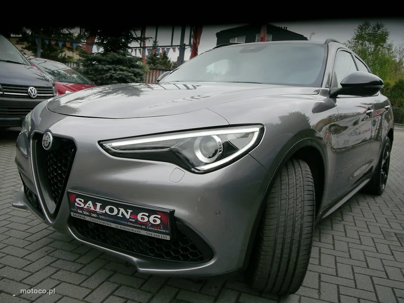 Alfa Romeo Stelvio 8