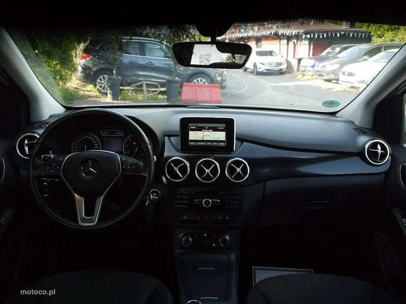 Mercedes-Benz Klasa B W246 B 180 23