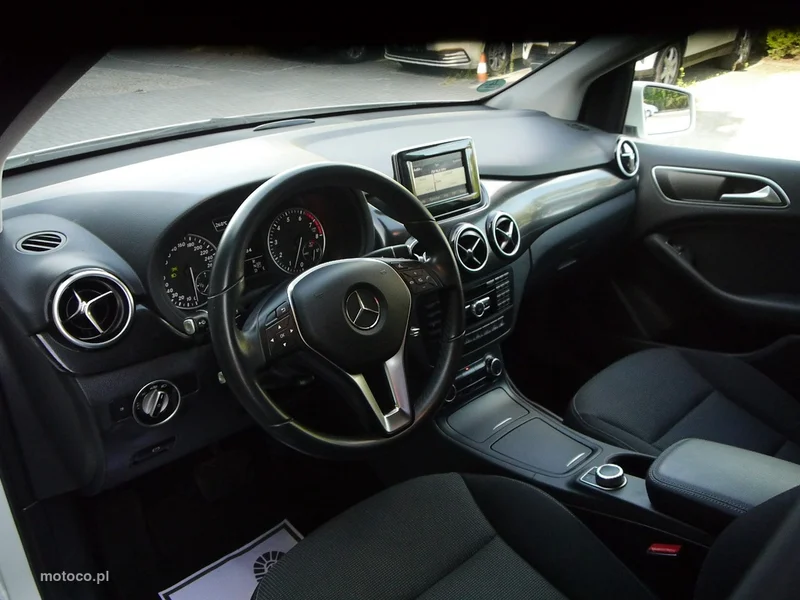 Mercedes-Benz Klasa B W246 B 180 30