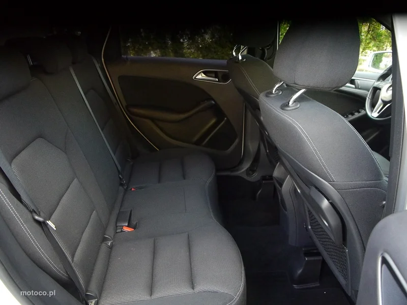 Mercedes-Benz Klasa B W246 B 180 37