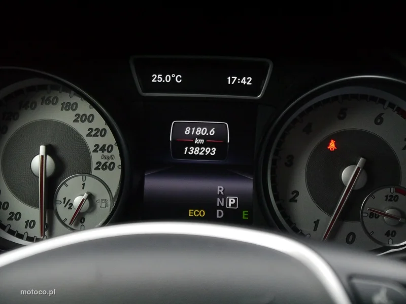 Mercedes-Benz GLA X156 GLA 180 18