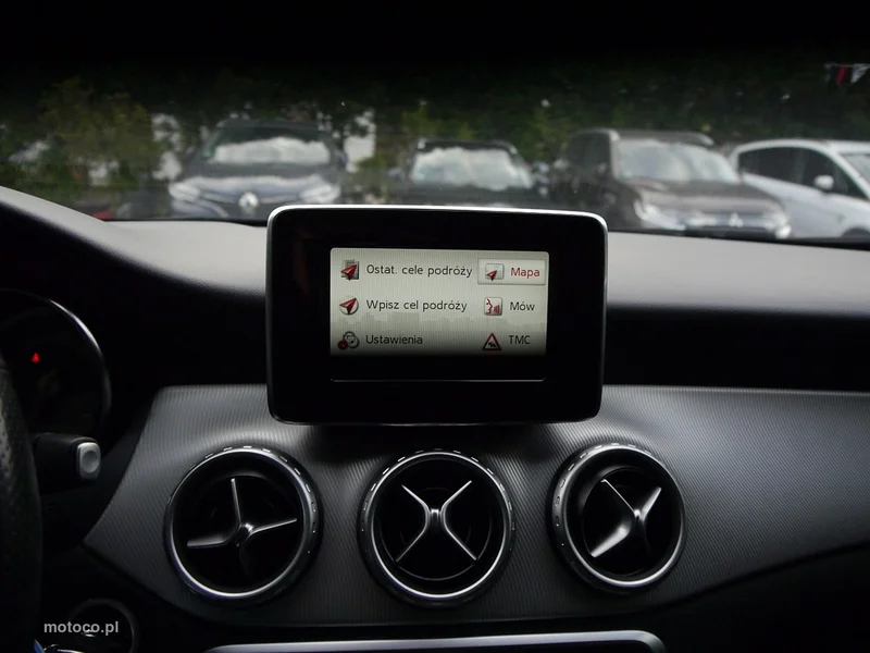 Mercedes-Benz GLA X156 GLA 180 20
