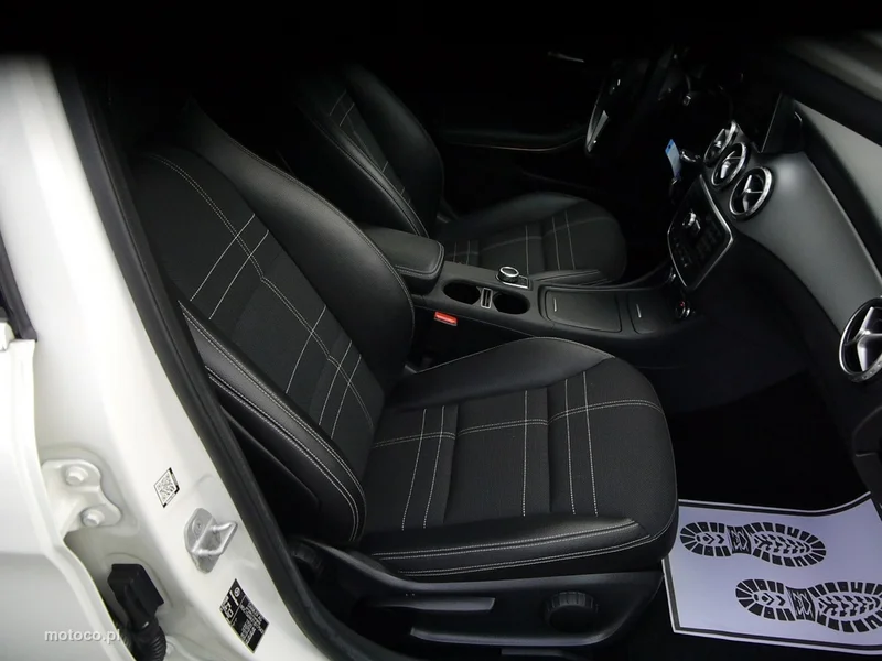 Mercedes-Benz GLA X156 GLA 180 26