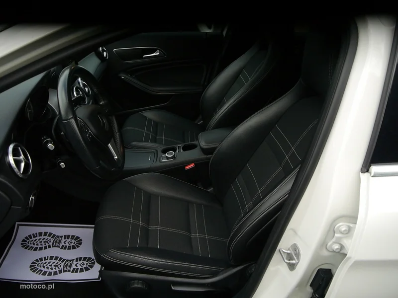 Mercedes-Benz GLA X156 GLA 180 27