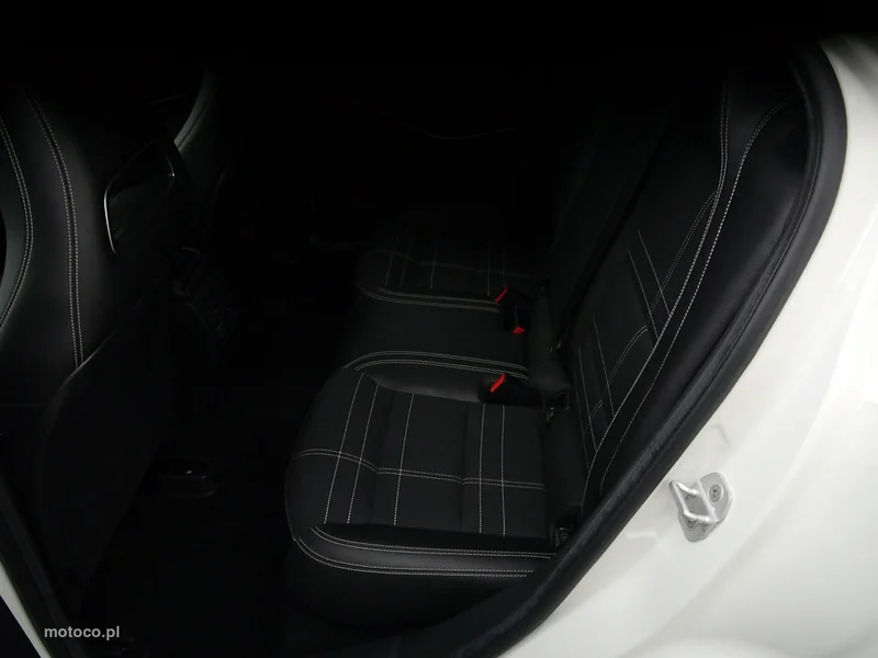 Mercedes-Benz GLA X156 GLA 180 29